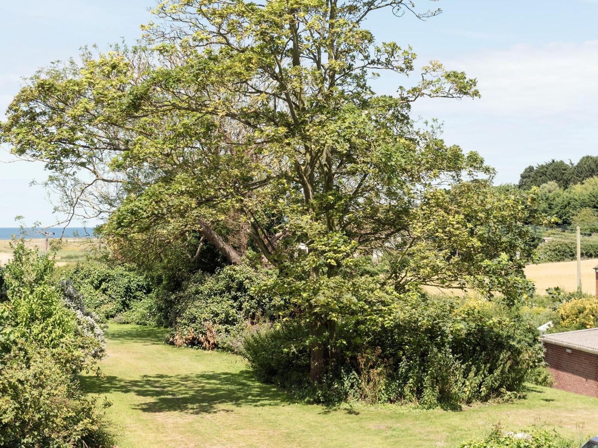 Camelot Villa Weybourne Exterior photo