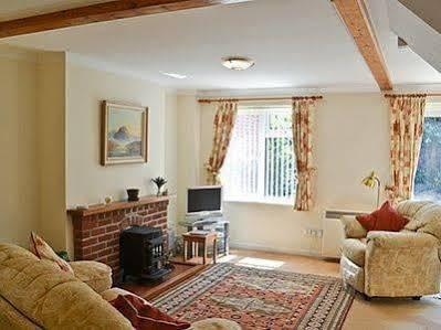 Camelot Villa Weybourne Exterior photo