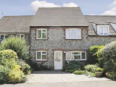 Camelot Villa Weybourne Exterior photo