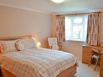 Camelot Villa Weybourne Exterior photo